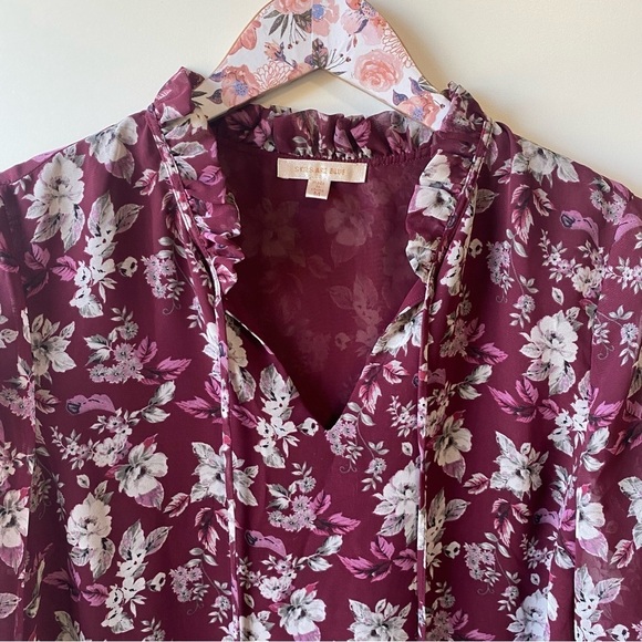 SKIES ARE BLUE Burgundy Floral Blouse! Medium - Picture 2 of 7